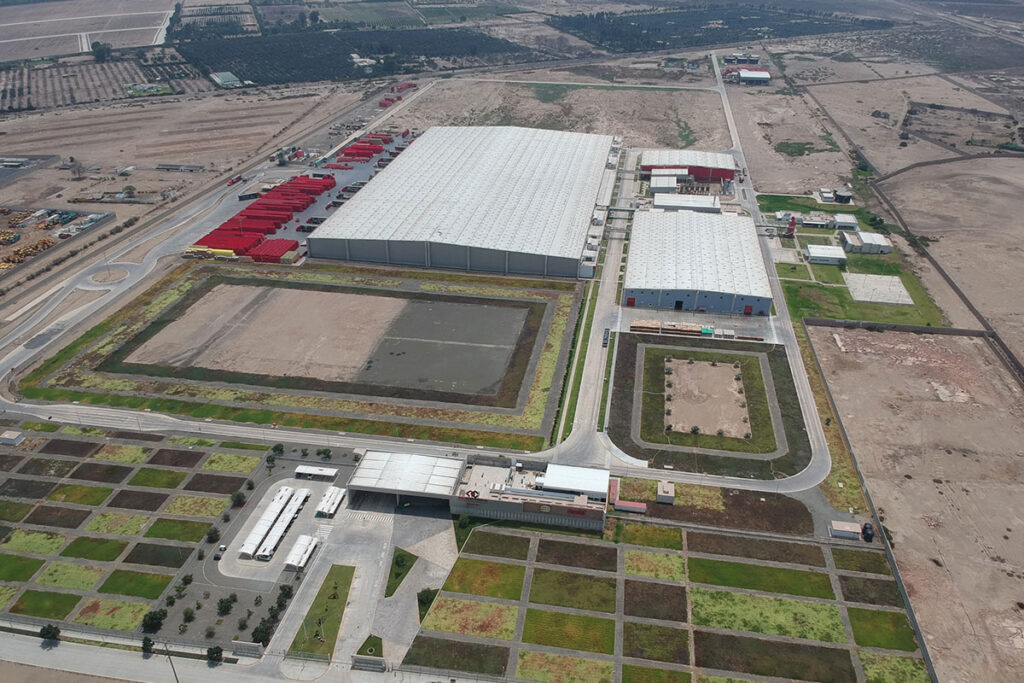 Arca Continental Lindley - Mega planta de embotellado en Pucusana, Lima